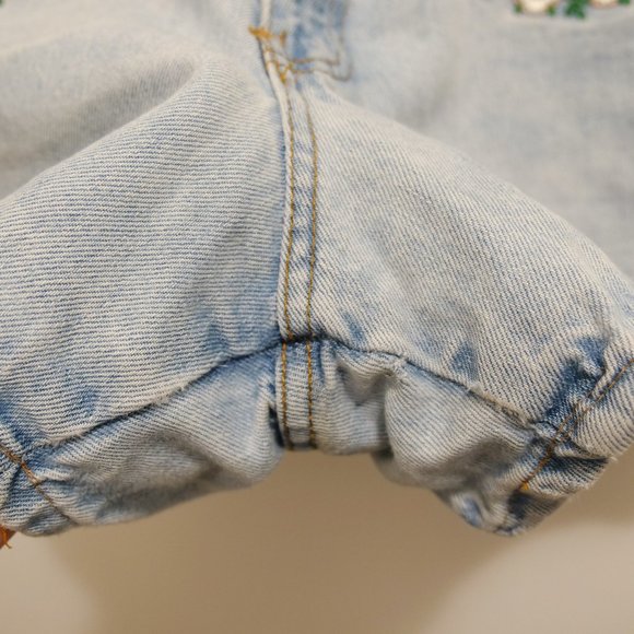 Vintage Embroidered High-Waisted Mom Shorts - Picture 8 of 9